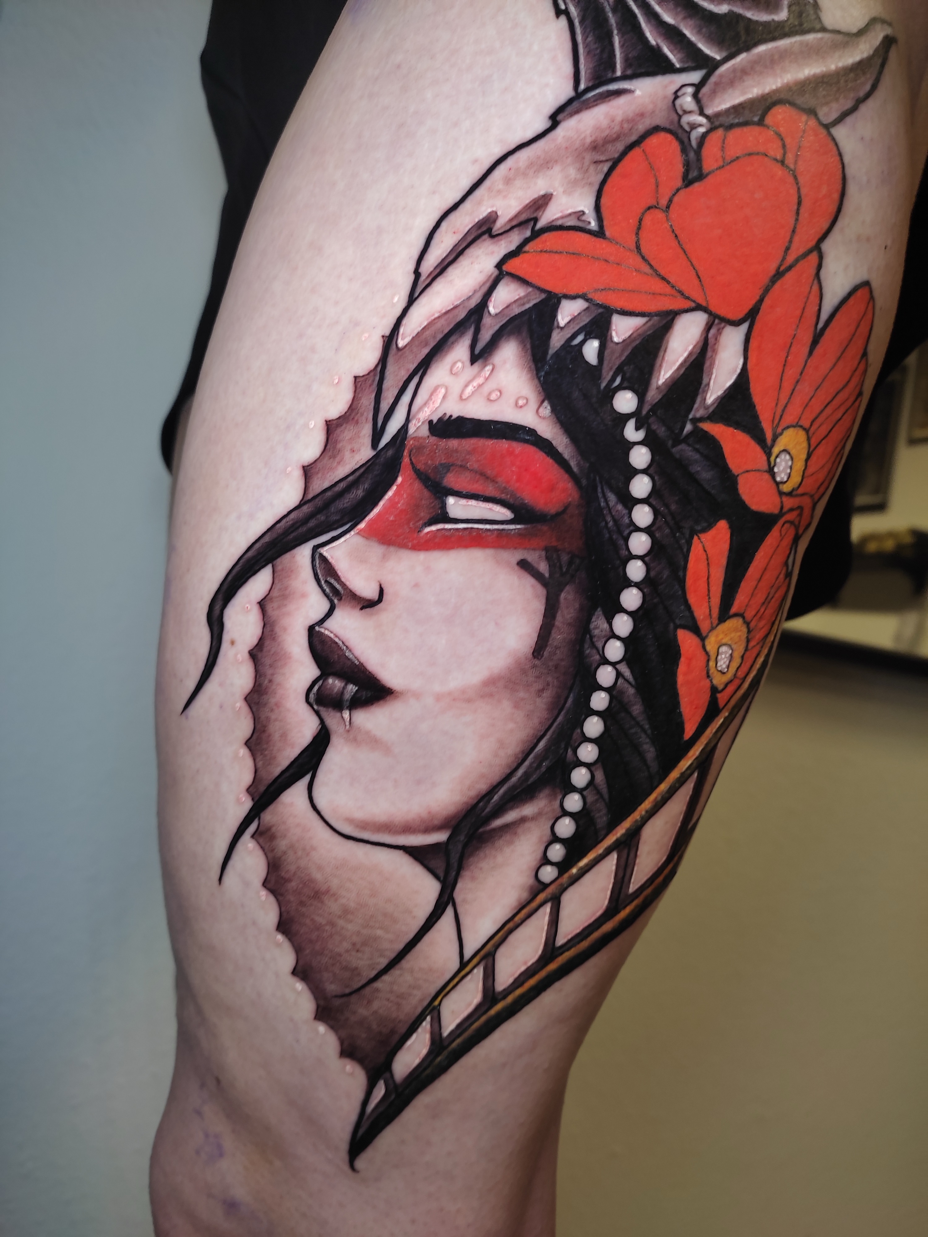 Tatuaje blackwork de alto impacto